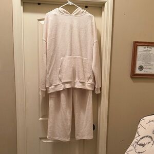 Cozy Hooded Women's Lounge Set in Light Cream